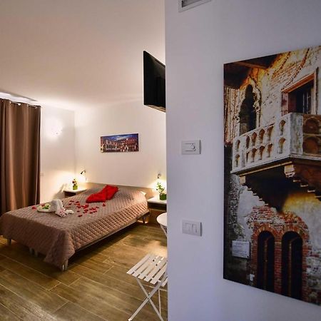 La Terrazza Sul Garda Hotell Exteriör bild