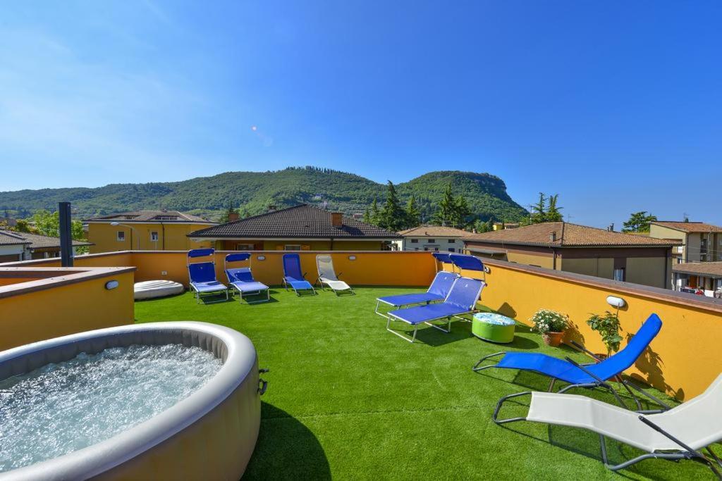 La Terrazza Sul Garda Hotell Exteriör bild