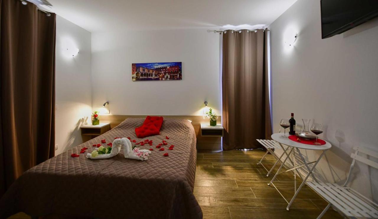 La Terrazza Sul Garda Hotell Exteriör bild